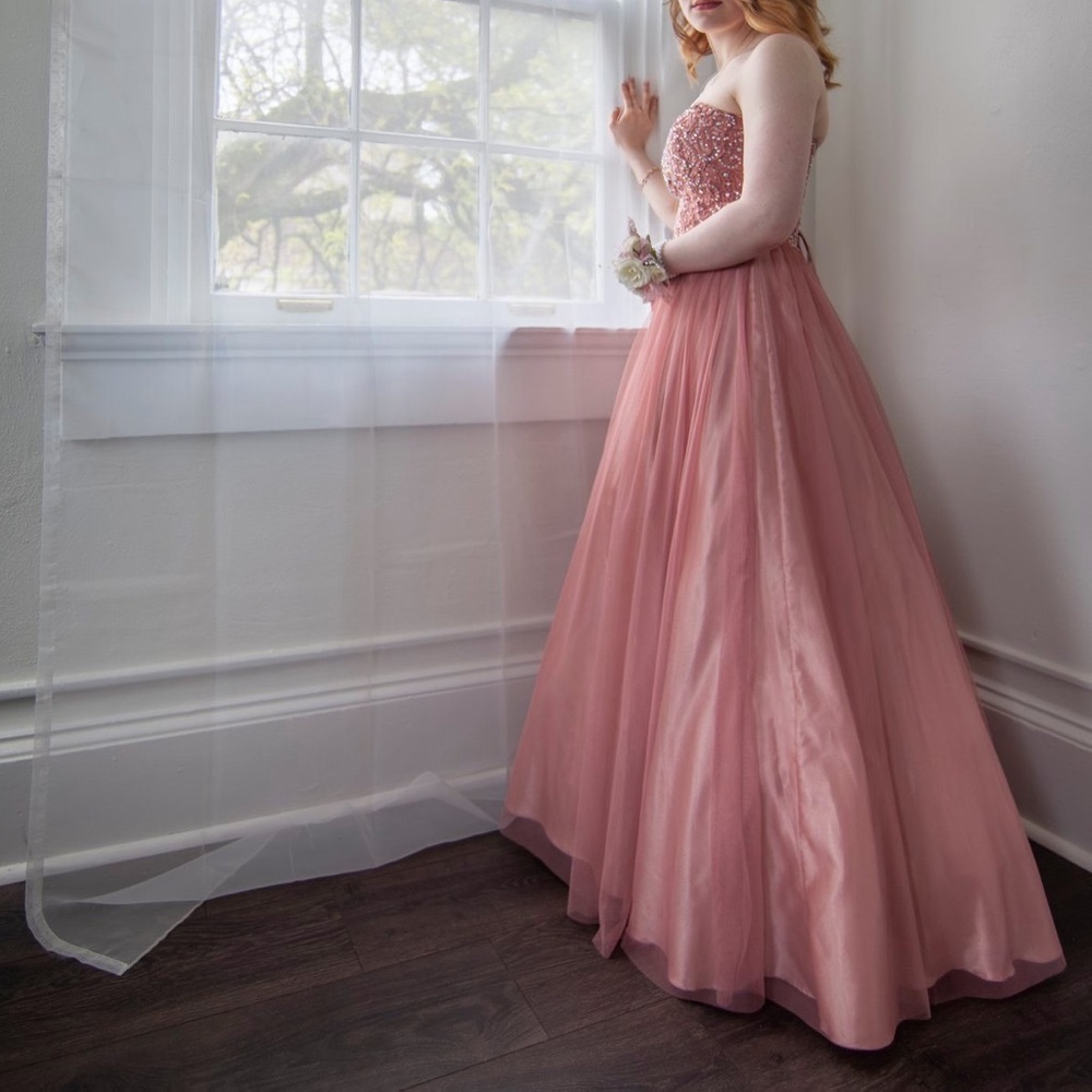 Ball gown